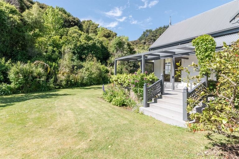 Photo of property in 71 Rue Balguerie, Akaroa, 7520