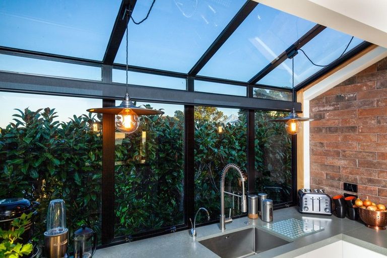 Photo of property in 2a Richmond Street, Fitzroy, New Plymouth, 4312