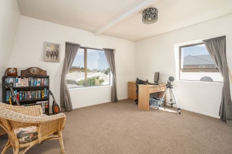Photo of property in 1/524 Marine Parade, South New Brighton, Christchurch, 8062
