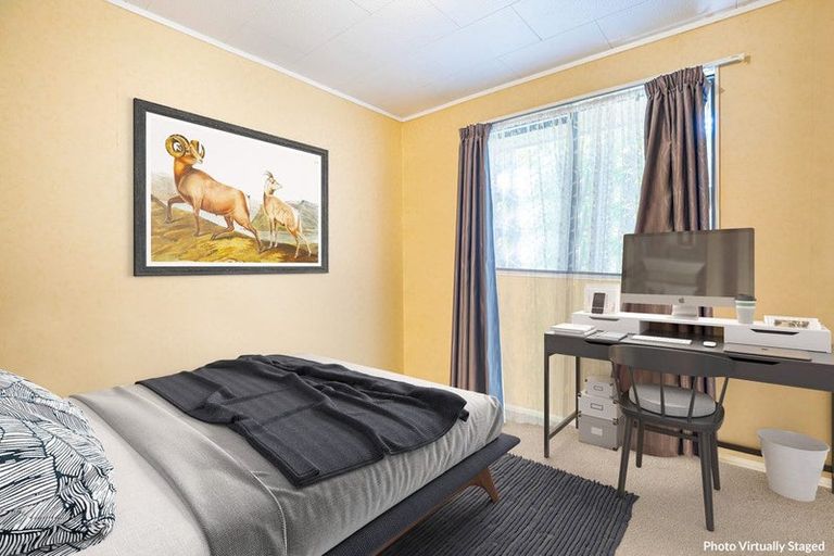 Photo of property in 1/64 Meadowvale Rise, Titirangi, Auckland, 0604