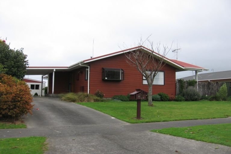 Photo of property in 3 Gladys Place, Kelvin Grove, Palmerston North, 4414