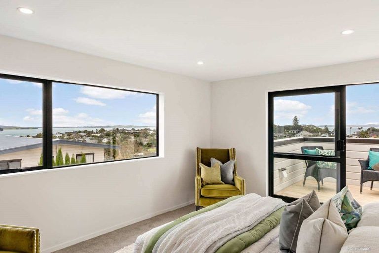 Photo of property in 10 Copperfield Terrace, Mellons Bay, Auckland, 2014