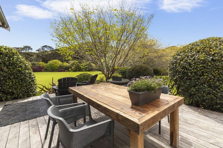 Photo of property in 998 Peak Road, Helensville, 0875