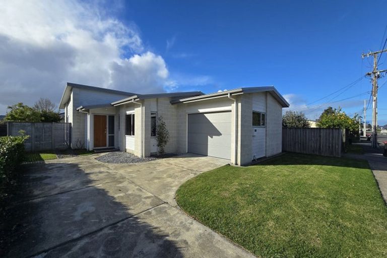 Photo of property in 9 Cornwall Road, Taradale, Napier, 4112