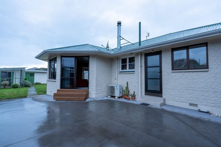 Photo of property in 7 Tenby Place, Avondale, Christchurch, 8061