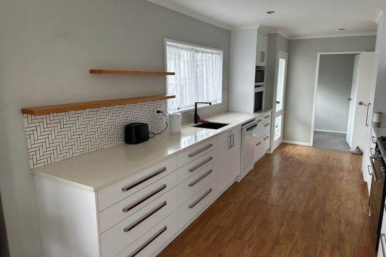 Photo of property in 37 Hibiscus Avenue, Hamilton Lake, Hamilton, 3204