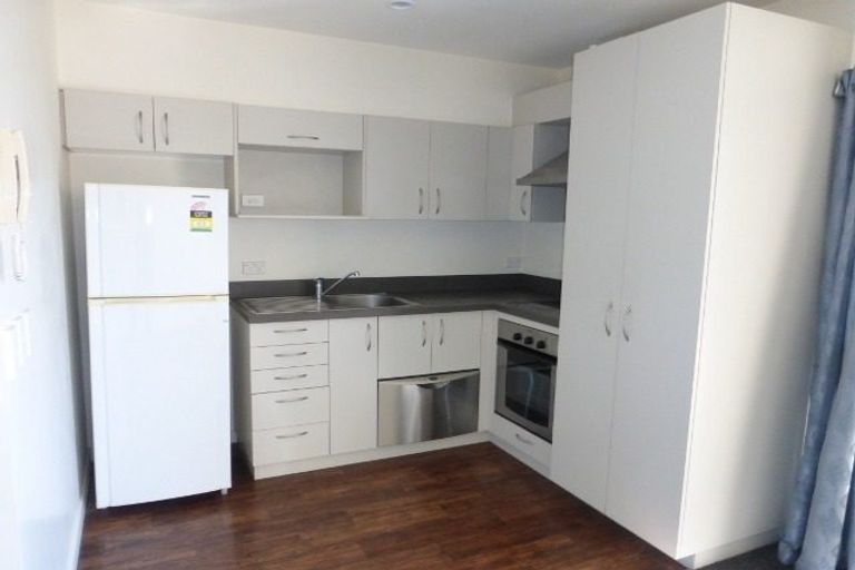 Photo of property in 27/30 Mathesons Road, Phillipstown, Christchurch, 8011