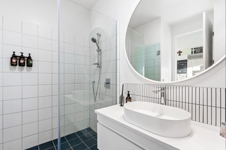 Photo of property in 12/189 Mangatawhiri Road, Omaha, 0986