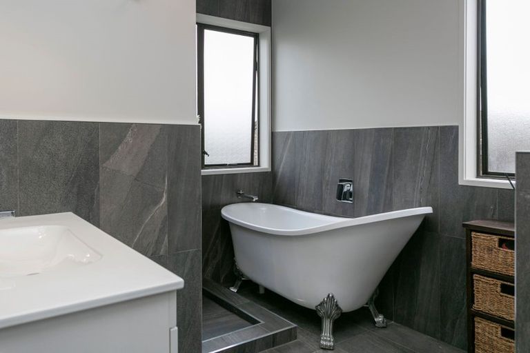 Photo of property in 2/217 Tamamutu Street, Taupo, 3330