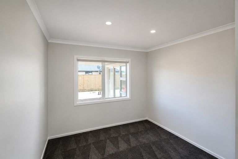 Photo of property in 19 Hawera Avenue, Levin, 5510
