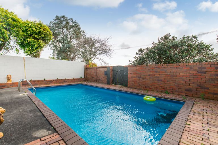 Photo of property in 269 St Johns Road, Saint Johns, Auckland, 1072