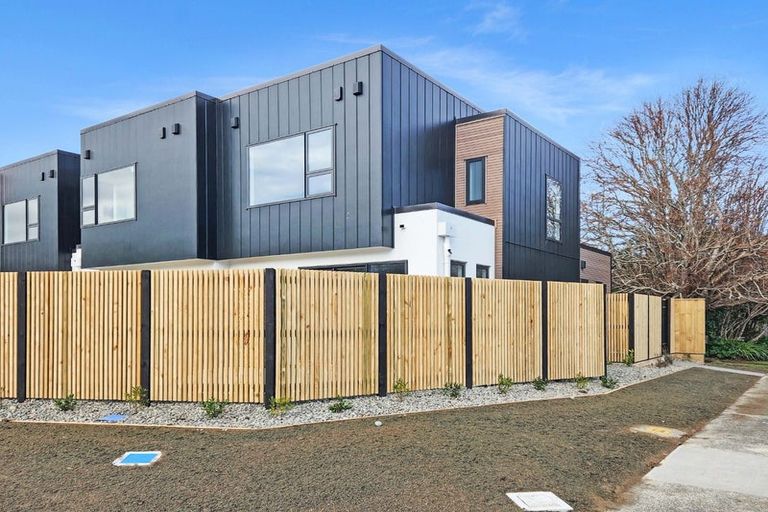 Photo of property in 17 Faulke Avenue, Wainuiomata, Lower Hutt, 5014