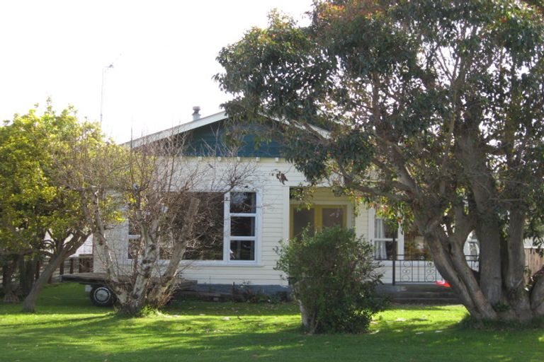Photo of property in 8 Nikau Street, Tawhero, Whanganui, 4501