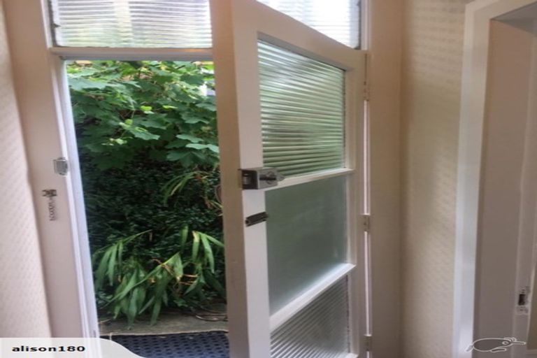 Photo of property in 13 Mortimer Terrace, Aro Valley, Wellington, 6021