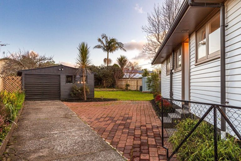 Photo of property in 20 Woodvale Road, Glen Eden, Auckland, 0602