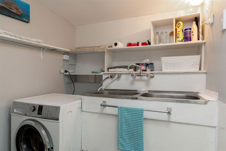 Photo of property in 4 Amelia Crescent, Waikawa, Picton, 7220