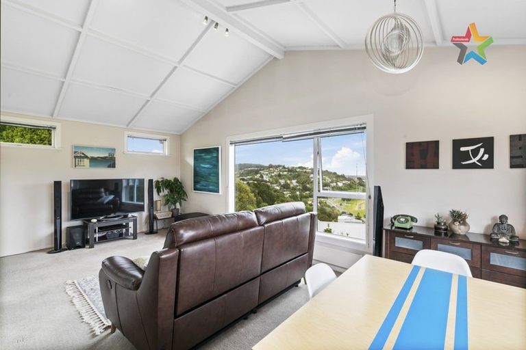 Photo of property in 17 Kingsley Street, Stokes Valley, Lower Hutt, 5019