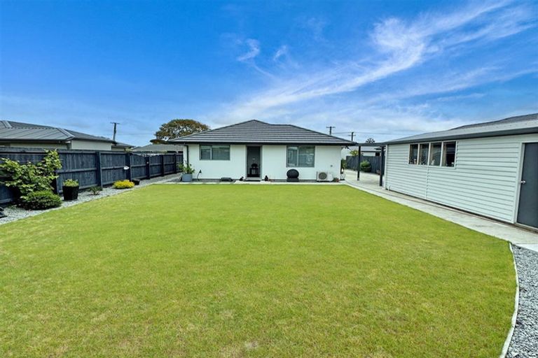 Photo of property in 39 Vivian Street, Burwood, Christchurch, 8083