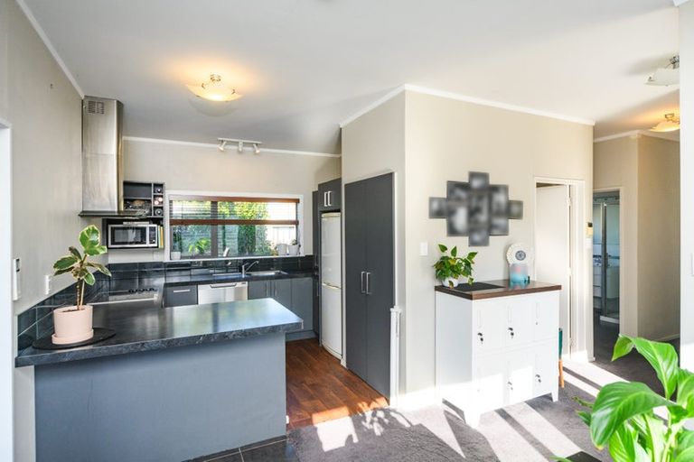Photo of property in 6 Willowstream Grove, Cloverlea, Palmerston North, 4412
