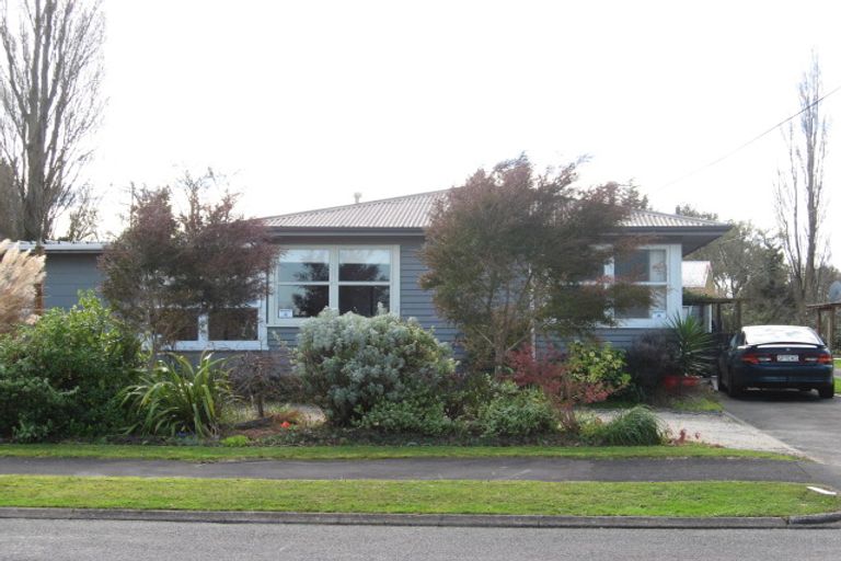 Photo of property in 17 Barrie Crescent, Silverdale, Hamilton, 3216