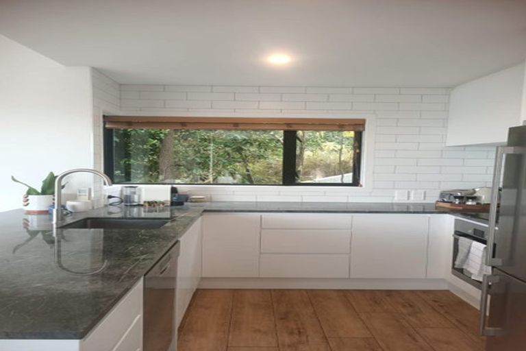 Photo of property in 2/182 Mount Pleasant, Mount Pleasant, Christchurch, 8081