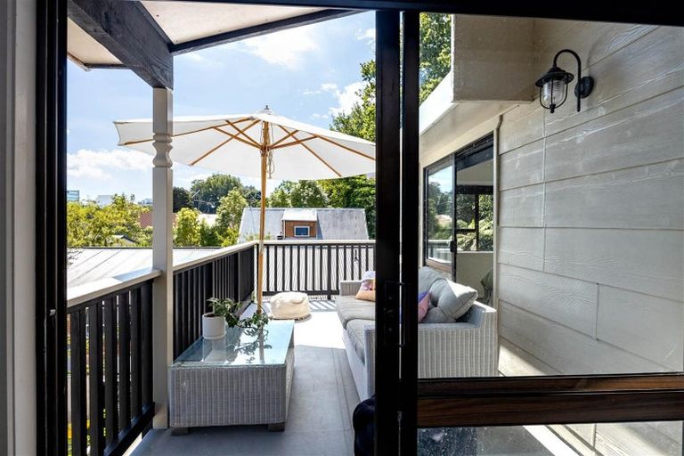 Photo of property in 8 Opoia Road, Hamilton East, Hamilton, 3216