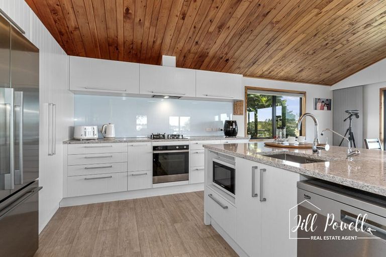 Photo of property in 36 Kilbraugh Street, Whakapirau, Maungaturoto, 0583