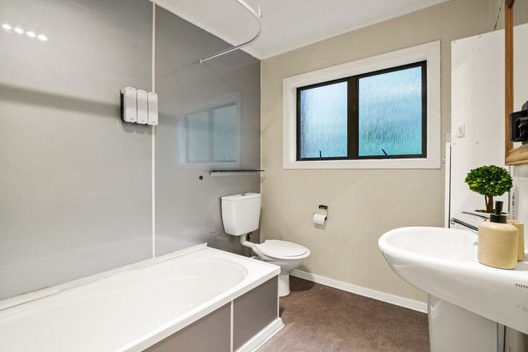 Photo of property in 13 Matthew Street, Abbotsford, Dunedin, 9018