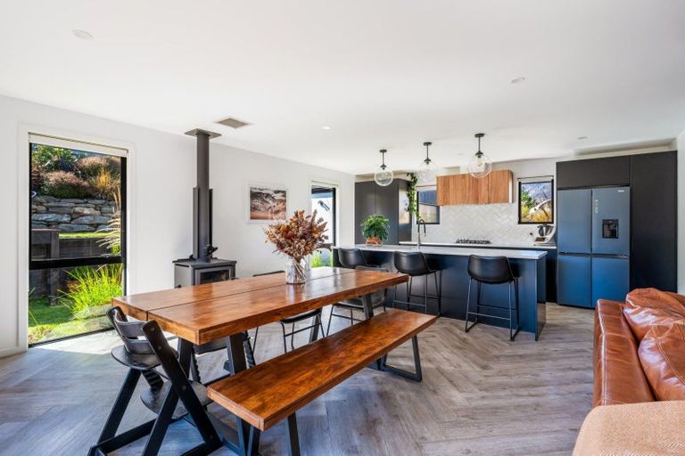 Photo of property in 9 Sarges Way, Lake Hawea, Wanaka, 9382