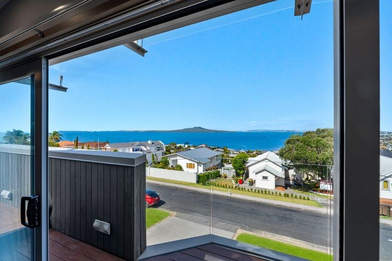 Photo of property in 11 Katui Street, Castor Bay, Auckland, 0620