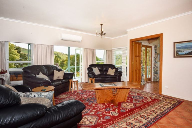 Photo of property in 559 Taurau Valley Road, Muriwai, Manutuke, 4072