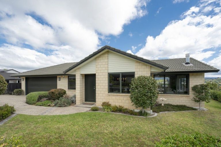 Photo of property in 2 Carex Close, Pyes Pa, Tauranga, 3112