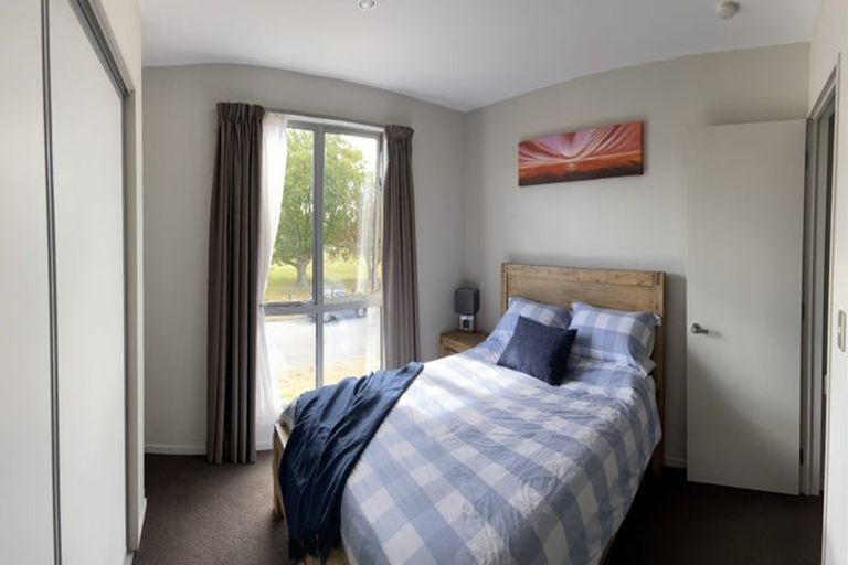 Photo of property in 8 Yew Tree Lane, Hillmorton, Christchurch, 8024