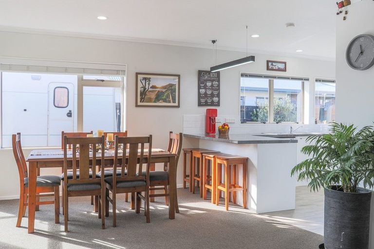Photo of property in 19 Edgewater Grove, Whakatane, 3120