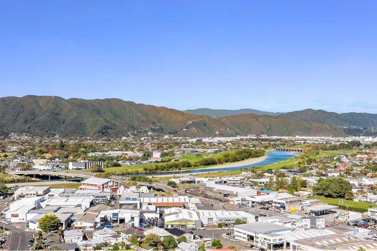 Photo of property in 11c Saint Johns Way, Normandale, Lower Hutt, 5010