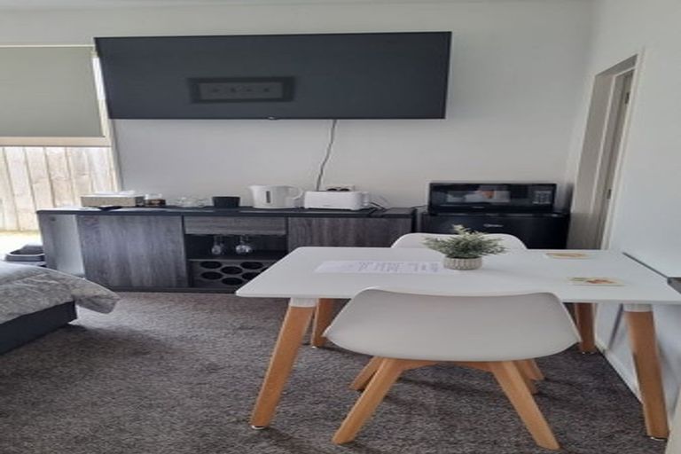 Photo of property in 28 Konoba Avenue, Kumeu, 0810
