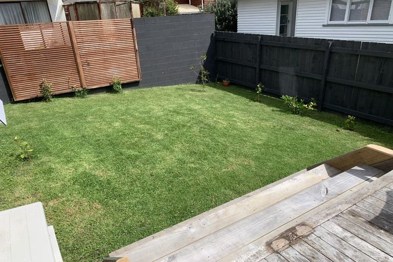 Photo of property in 4/87 Ocean View Road, Hillcrest, Auckland, 0627