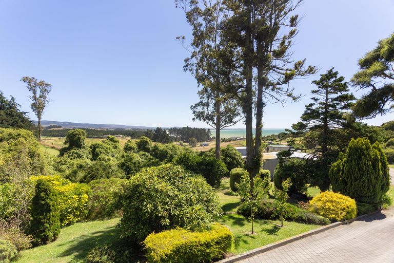 Photo of property in 16 Coronation Street, Moeraki, Palmerston, 9482