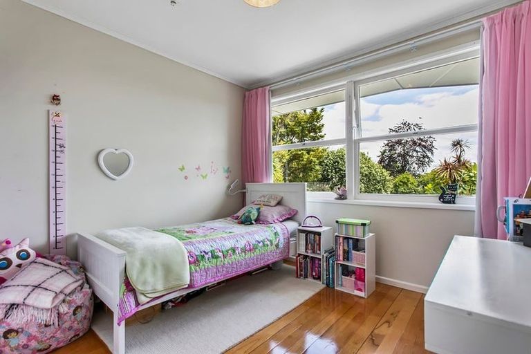 Photo of property in 50 Daffodil Street, Titirangi, Auckland, 0604