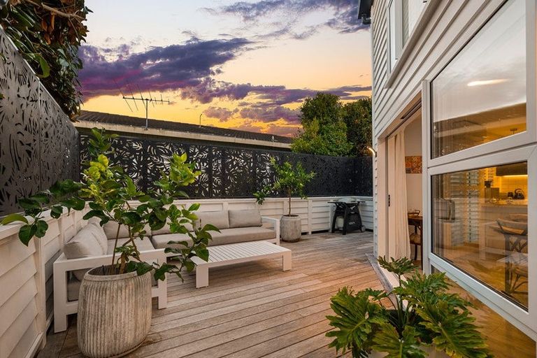 Photo of property in 1/11 Campbell Road, Takapuna, Auckland, 0622