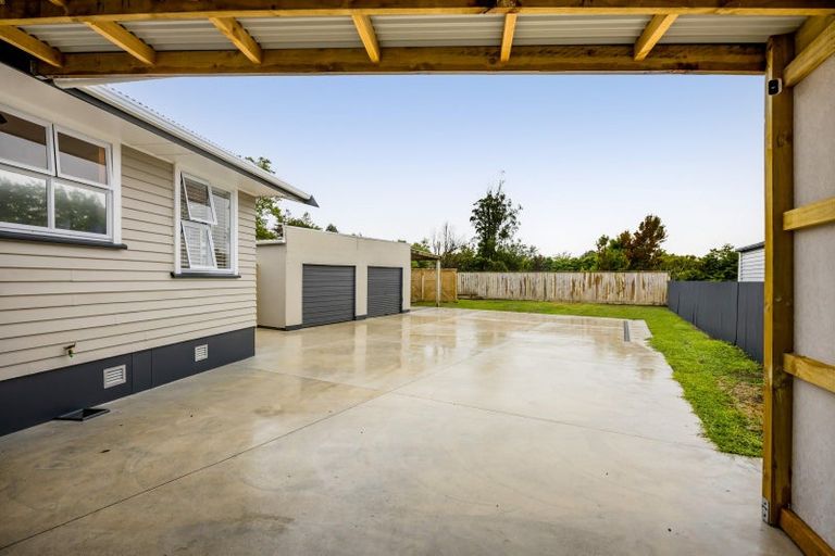 Photo of property in 16 Kauri Street, Merrilands, New Plymouth, 4312