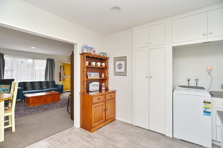 Photo of property in 2/144a Pages Road, Wainoni, Christchurch, 8061