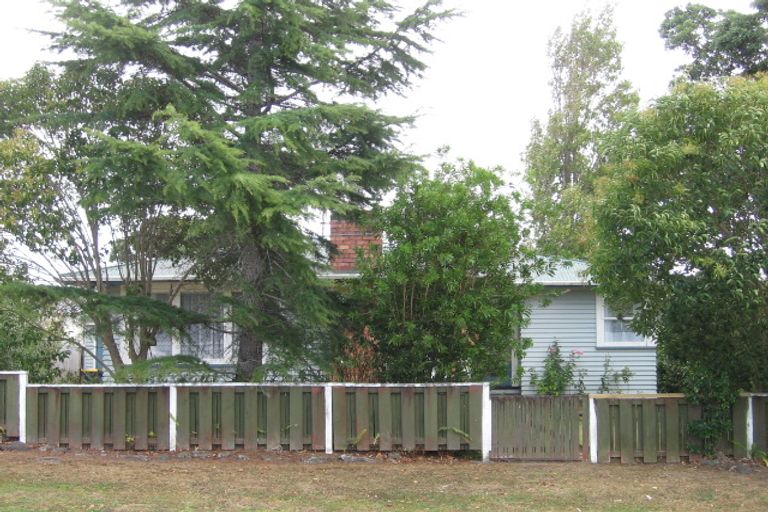 Photo of property in 32 Lancaster Road, Beach Haven, Auckland, 0626