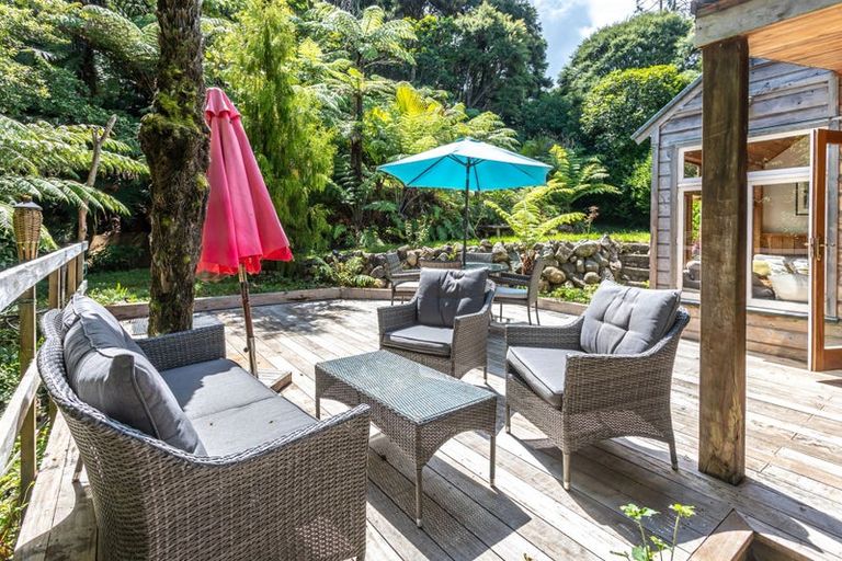 Photo of property in 480 Driving Creek Road, Coromandel, 3506