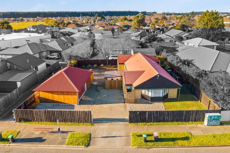 Photo of property in 164 Queenspark Drive, Parklands, Christchurch, 8083