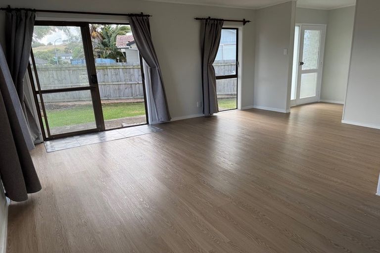 Photo of property in 3 Fiesta Drive, Half Moon Bay, Auckland, 2012