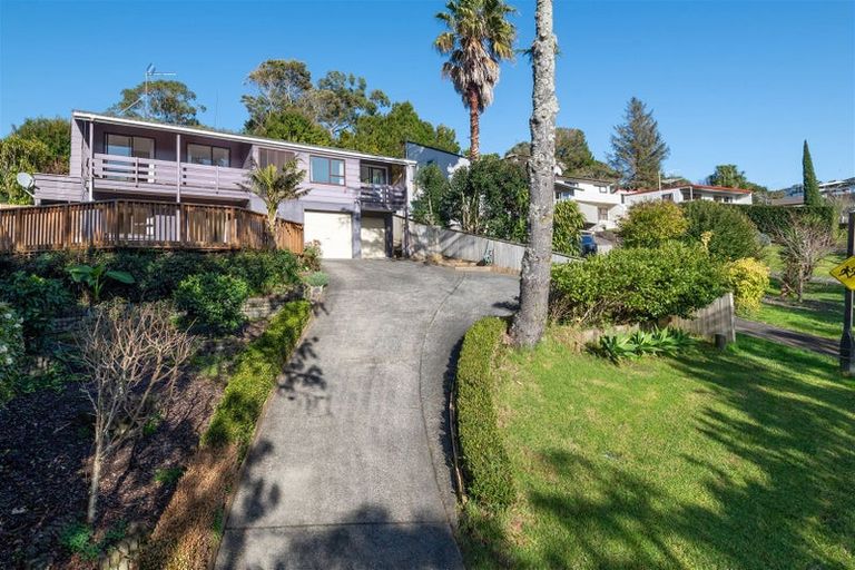 Photo of property in 9 Honeysuckle Lane, Mairangi Bay, Auckland, 0630