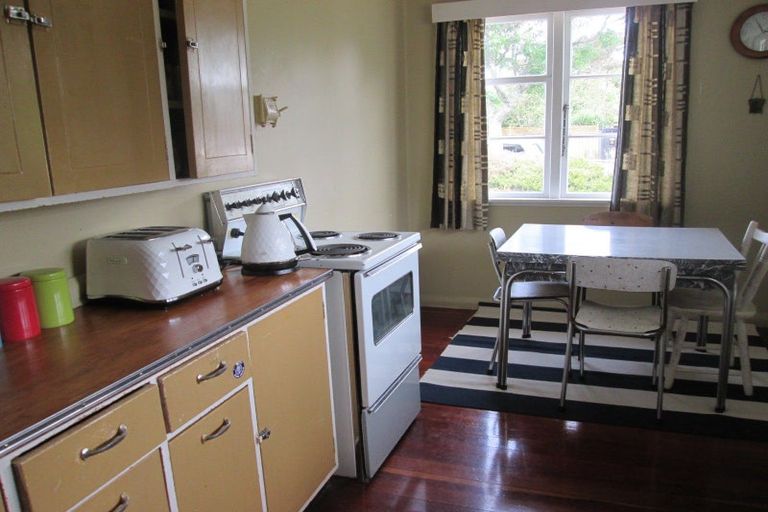 Photo of property in 13 Park Road, West End, Palmerston North, 4412