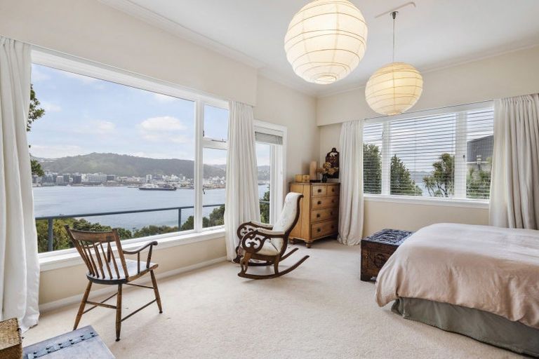 Photo of property in 38 The Crescent, Roseneath, Wellington, 6011