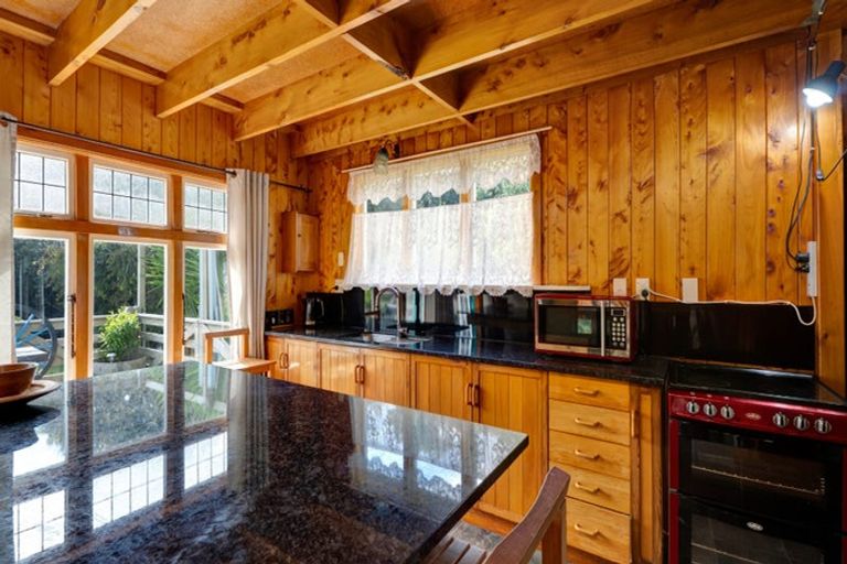 Photo of property in 100 Conway Road, Eltham, 4322